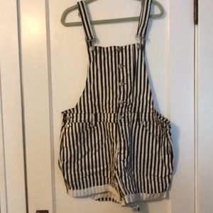 Black and white stripped shorts overalls